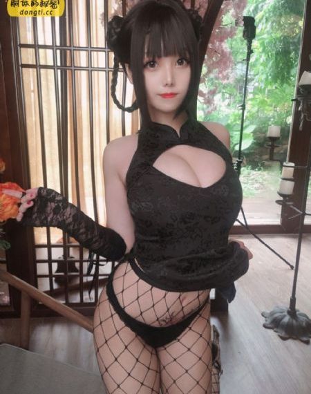 男人狂揉吃奶胸视频