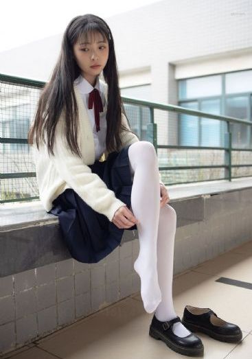 扒开美女狂揉下部